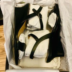 Naturalizers-Black Strappy Sandals